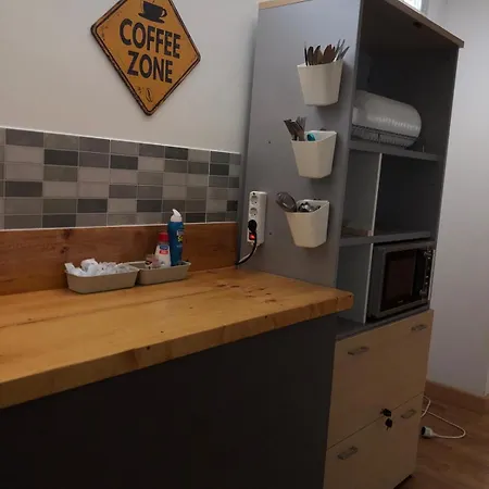 Urban Rest Zone And Coworking אוהל מפואר *